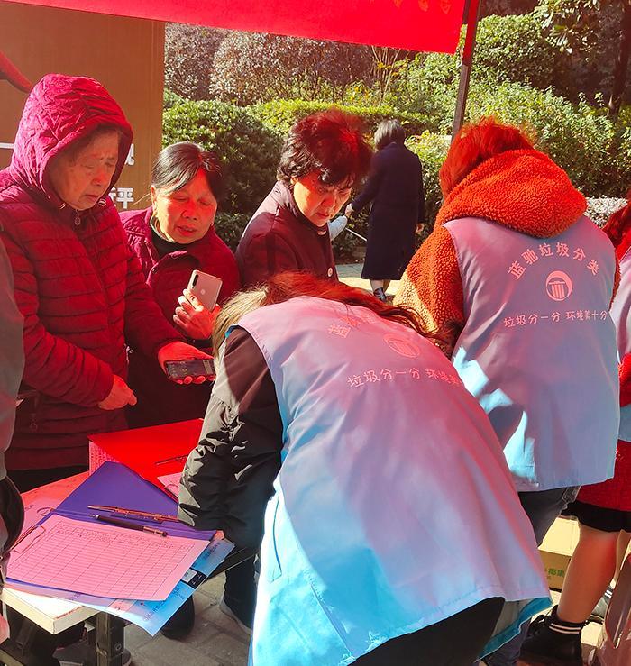 湖南蓝驰环境工程周俊伦:阳光下的情怀与担当(图2) 湖南蓝驰环境工程周俊伦:阳光下的情怀与担当(图2)